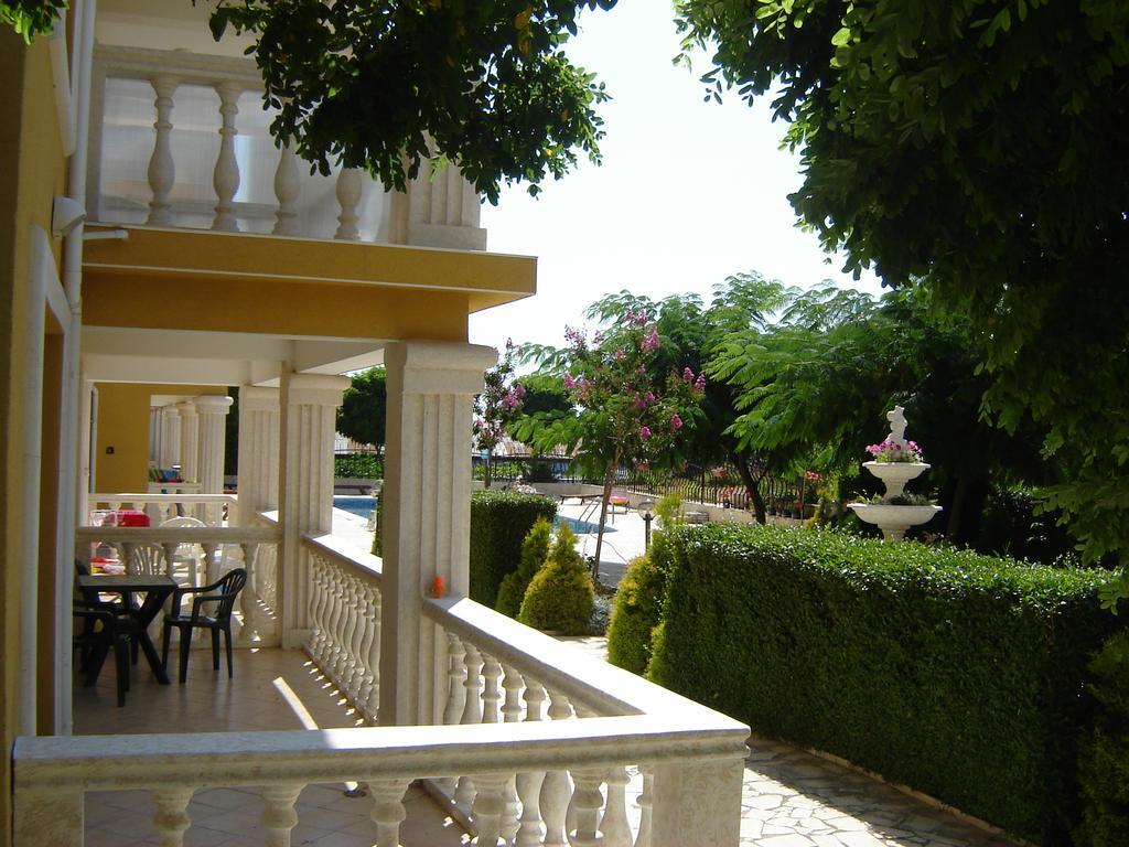 Byala Palace Apartments Exterior foto
